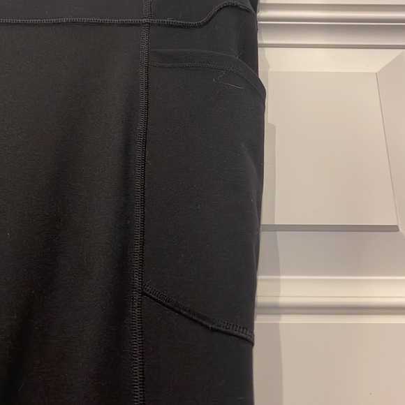 Victoria Secret knockout leggings - Picture 2 of 8